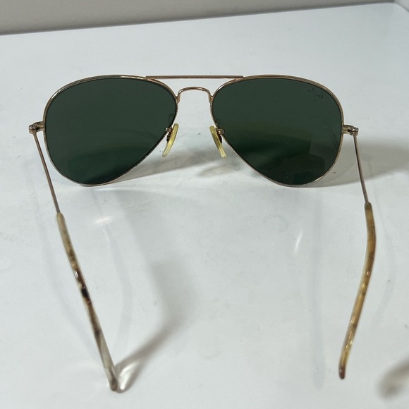 Vintage Unisex Ray-Ban Aviators Gold Frame Sunglasses with Dark Lenses - Picture 3 of 6